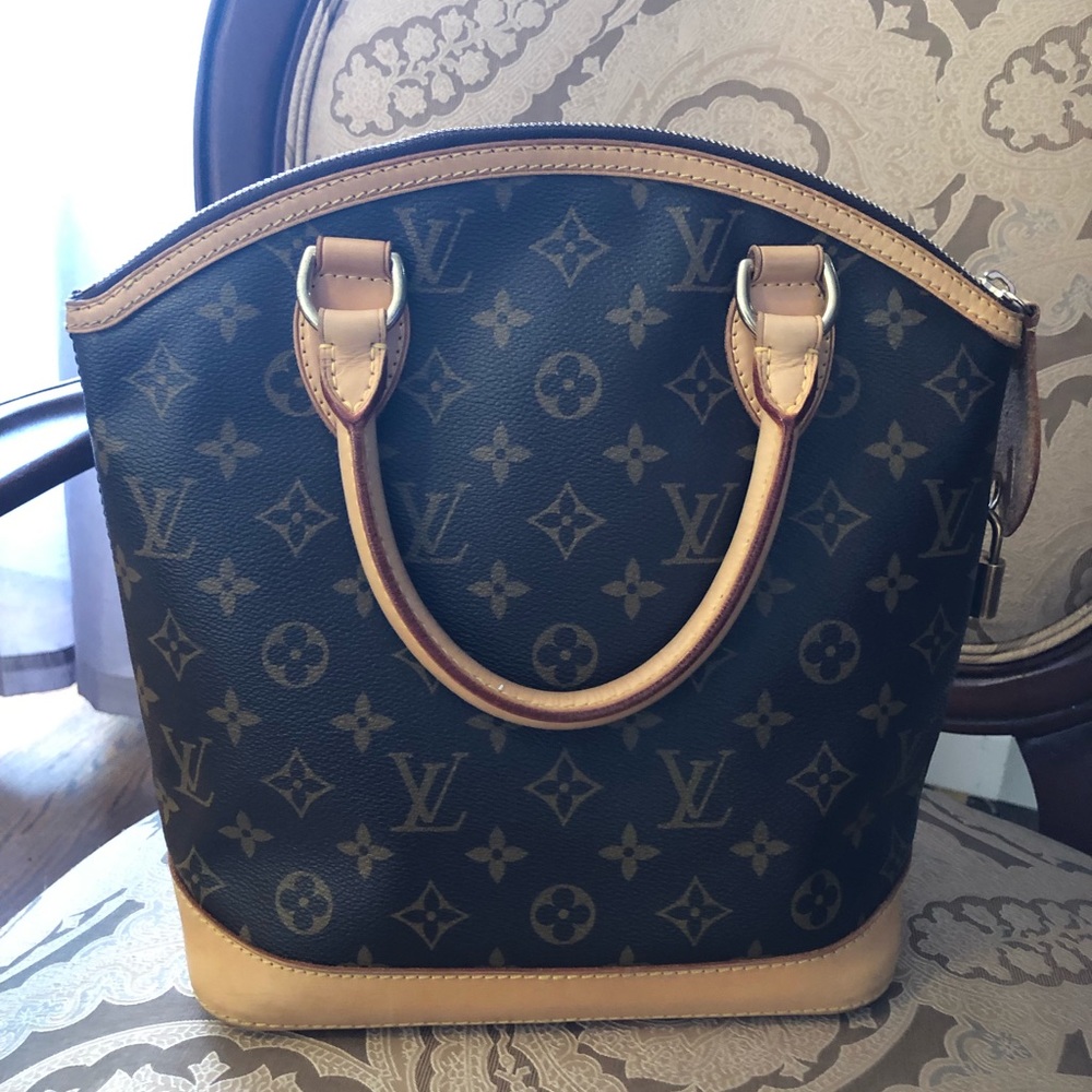 Authentic!! Louis Vuitton Lockit PM Monogram